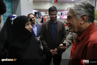 ضمن بازدید از بخش های مختلف سی و ششمین جشنواره فیلم فجر:

دختر حضرت امام (ره) با هنرمندان داخلی و خارجی دیدار کرد