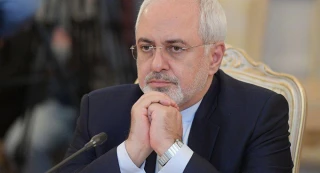 وزیر امورخارجه جمهوری اسلامی ایران: 

ایالات متحده آمریکا قابل اعتماد نیست/پیروزی سریع عربستان در یمن سه‌سال به درازا کشیده است