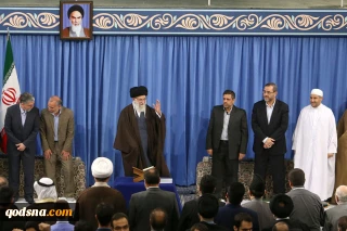 رهبر معظم انقلاب در دیدار شرکت‌کنندگان مسابقات بین‌المللی قرآن:

کشورهای‌اسلامی دراثر عدم تمسک‌ به قرآن دچار بیماری ذلت شدند/ایران با عمل به قرآن مقابل آمریکا ایستاده و پیشرفت کرده/سخنان رئیس‌جمهور امریکا درباره کشورهای عربی بالاترین ذلت آنان است