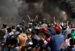 3شهداء ومئات الجرحى بجمعة الشباب الثائر 14