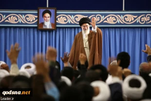 رهبر انقلاب اسلامی در دیدار شرکت کنندگان در کنگره «نقش شیعه در پیدایش وگسترش علوم اسلامی»:

برغم تلاش غربی‌ها امروز «بیداری» در دنیای اسلام بوجود آمده است/مهمترین نیاز امروز دنیای اسلام، وحدت و پیشرفت علمی است
 2