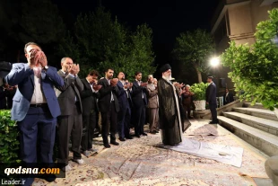 رهبر معظم انقلاب اسلامی در دیدار جمعی از شاعران و استادان زبان و ادب پارسی:

بکوشید شعر فارسی عفیف، حکمت‌آمیز و امیدآفرین باقی بماند 2