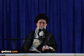 في كلمة له باللغة العربية...

قائد الثورة مخاطبا الشباب العرب: شعوبكم تعقد الامل عليكم