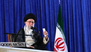 قائد الثورة في الذكرى السنوية ال29 لرحيل الإمام الخميني (قدِّس سرُّه):

الخضوع لامريكا وعدم اتخاذ موقف حازم من العدو الصهيوني، والمواقف العدائية تجاه الإخوة والتزلف للأعداء جعل من بعض الحكومات العربية عدوة لشعوبها