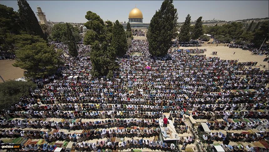 300 هزار نماز گزار در  مسجد الاقصی 2