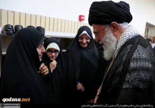 در حاشیه‌ی دیدار مسئولان نظام و سفرای کشورهای اسلامی:

خانواده شهدای هسته‌ای با رهبر معظم انقلاب دیدار و گفت‌وگو کردند