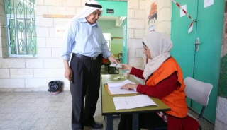 كاتب ومحلل سياسي إيراني في حوار خاص لـ«قدسنا»:

مقترح اجراء استفتاء عام في فلسطين مقترح ديمقراطي وانساني يضمن حق الشعب الفلسطيني في تقرير مصيره