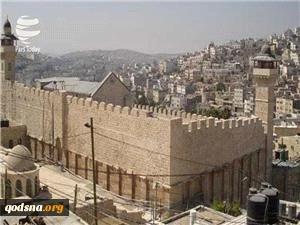 رسانه های فلسطینی گزارش دادند:

تعرض وزیر صهیونیست به حرم حضرت ابراهیم (ع) در شهر الخلیل