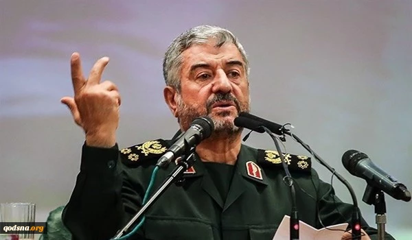 القائد العام لحرس الثورة الاسلامية:

جاهزون تماما للتصدي لمؤامرات الاعداء
 2