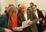 ظریف در پیامی توئیتری پس از نشست وین:

ایالات متحده آمریکا منزوی شد 2
