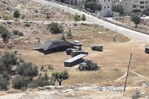 الاحتلال يسعى لجعل المنطقة بأكملها منطقة عسكرية مغلقة،

الاحتلال يصادر 10 دونمات في الخليل لاقامة معسكر للجيش