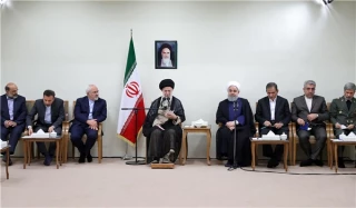 قائد الثورة خلال استقباله رئيس الجمهورية وأعضاء الحكومة: 

من الضروري اظهار الاقتدار امام الاجانب خاصة الاميركيين وان هذا الامر يجب ان يتم في الوقت المناسب وبصراحة وحزم