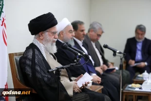 رهبر معظم انقلاب در دیدار رئیس‌جمهور و اعضای هیئت دولت:

نشان دادن اقتدار در مقابل بیگانگان بویژه امریکایی‌ها امری لازم است/تحرک عملیاتی و هدفمند دیپلماسی افزایش یابد/مشکلات را با مردم در میان بگذارید و  نقشه دشمن را برای آنها تبیین کنید 4