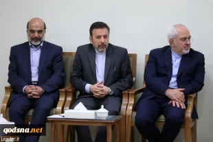 رهبر معظم انقلاب در دیدار رئیس‌جمهور و اعضای هیئت دولت:

نشان دادن اقتدار در مقابل بیگانگان بویژه امریکایی‌ها امری لازم است/تحرک عملیاتی و هدفمند دیپلماسی افزایش یابد/مشکلات را با مردم در میان بگذارید و  نقشه دشمن را برای آنها تبیین کنید 5