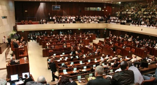 يُشرع الاستيطان ويهود القدس

في خطوة خطيرة .."الكنيست" يصادق على "قانون القومية" العنصري