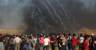 أصابة 6 مسعفين أثناء عملهم شمال القطاع

شهيدان و246 إصابة بقمع الاحتلال 'جمعة أطفالنا الشهداء' شرق غزة