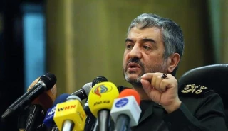قائد الحرس الثوري في الرد علي ترامب:

الحكومة والشعب في الجمهورية الاسلامية الايرانية سيواصلون التلاحم والصمود والمقاومة
