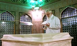 صبح امروز انجام شد:

غبارروبی مضجع مطهر حضرت امام رضا (علیه‌السلام) با حضور رهبر انقلاب