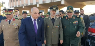 امیر حاتمی وارد دمشق شد

ابراز امیدواری وزیر دفاع برای مشارکت فعال در بازسازی سوریه