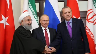 در بیانیه کرملین مطرح شد:

سوریه محور اصلی مذاکرات سه جانبه تهران