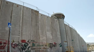 Israel Bangun Dinding Beton Canggih Kelilingi Gaza