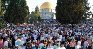 هشدار درباره وضعیت قبله اول؛ نماز جمعه مسجدالاقصی با حضور 40 هزار فلسطینی برگزار شد