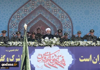 أهم ما جاء في كلمة الرئيس روحاني خلال استعراض عسكري بمناسبة أسبوع الدفاع المقدس:

امريكا ستهزم في حربها الاقتصادية ضد ايران/ رسالة الثورة الاسلامية منذ انطلاقتها هي الصلح والسلام/ ايران ستضاعف قدراتها الدفاعية/ مصير امريكا سيكون كمصير صدام
