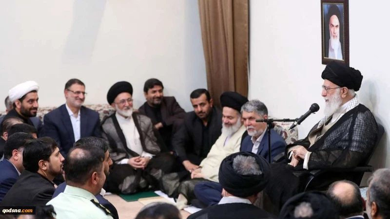 Rahbar: Sampaikan Pesan Politik Haji Revolusi Islam ke Dunia Islam! 2
