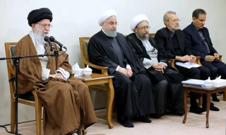 رهبر معظم انقلاب اسلامی در جلسه دو ساعت و نیمه با سران قوا با موضوع مسائل اقتصادی:

هیچ مشکل غیرقابل حل در کشور وجود ندارد؛ یقیناً بر مشکلات درونی و تحمیلی فائق خواهیم آمد