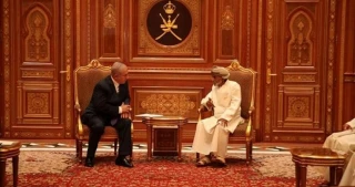 ادانات واسعة بعد لقاء نتنياهو والسلطان قابوس

أبو تريكة: الزيارات بين البلاد العربية وإسرائيل مستفزة لنا كشعوب عربية وإسلامية/ حملة المقاطعة تؤكد رفضها لكافة أشكال التطبيع و طهران تعتبر التطبيع مع العدو الصهيوني بمثابة تشجيع وغطاء للعدو الصهيوني