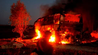 Bus Tentara Israel Hancur Terkena Roket Hamas