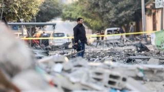 في وقفة تضامنية مع قناة الأقصى في فلسطين: 

استهداف قناة الأقصى دليل على همجيته وعتوّ الكيان الإسرائيلي في سياسة واضحة لإسكات اي صوت حر يصدح في مواجهة الاحتلال والعدوان
