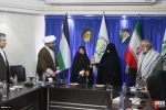 اعضاء اللجنة العلیاء لاقامة مراسم الذکری الأربعین لانتصار الثورة الإسلامیة یلتقون کریمة الإمام الخمینی(رض) 12