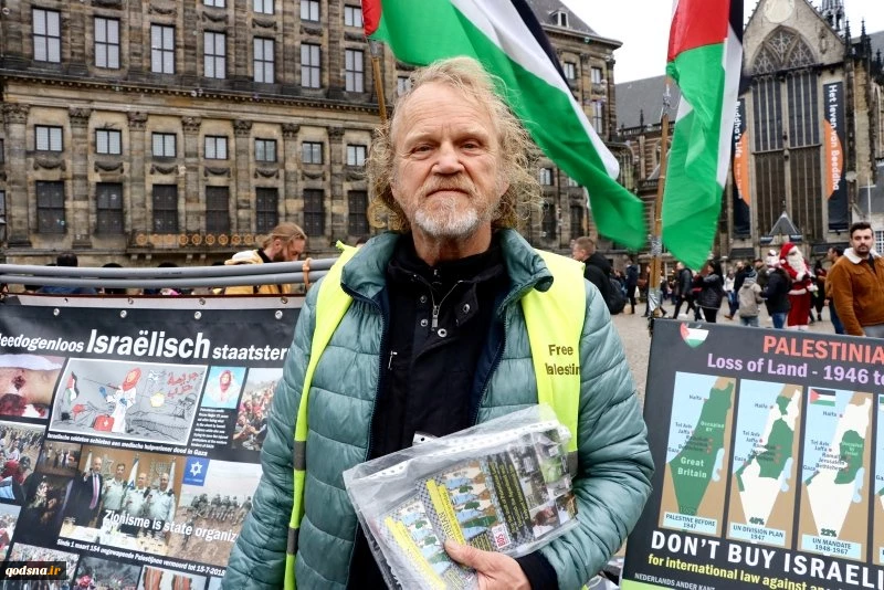 Aktivis Belanda melakukan aksi protes sendiri setiap minggu terhadap kezaliman Israel 2