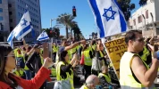 Aksi Unjuk Rasa Rompi Kuning Isreal 10
