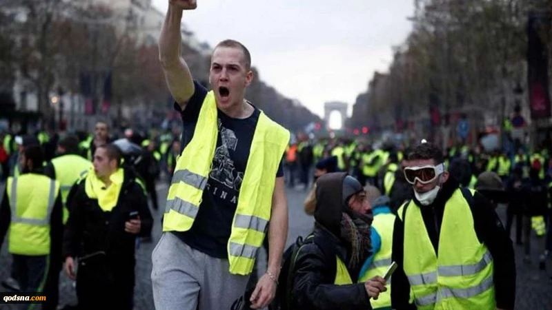 Tempat Peristirahatan Macron Dikepung Rompi Kuning 2