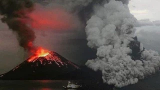 Lagi, Gunung Anak Krakatau Berstatus Siaga Level III