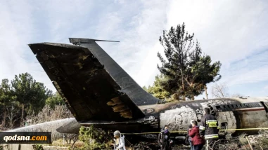 Pesawat Boeing 707 Jatuh atas Rumah Warga Tehran di Iran