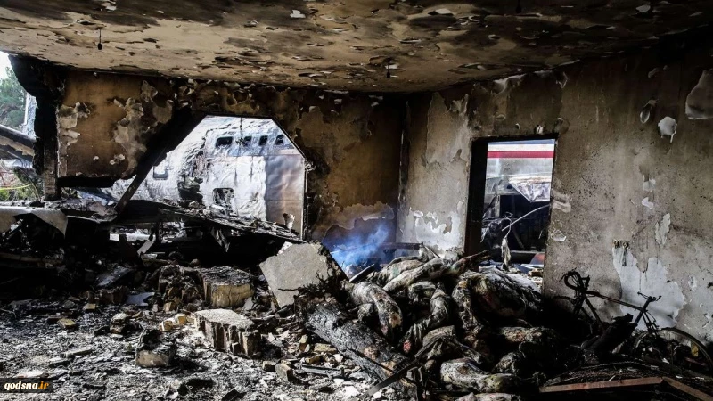Pesawat Boeing 707 Jatuh atas Rumah Warga Tehran di Iran 6