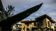 Pesawat Boeing 707 Jatuh atas Rumah Warga Tehran di Iran 10