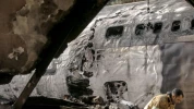 Pesawat Boeing 707 Jatuh atas Rumah Warga Tehran di Iran 15