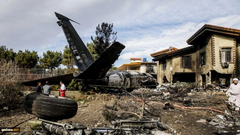 Pesawat Boeing 707 Jatuh atas Rumah Warga Tehran di Iran 21