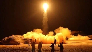 Rudal Yaman Hantam Posisi Pasukan Bayaran Saudi di Hajjah
