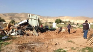 هدم كرفانًا سكنيًا في الأغوار