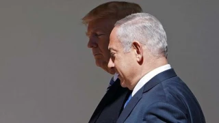 البيت اليهودي رفض تقسيم القدس

مسؤول أمريكي يكشف تفاصيل جديدة حول صفقة القرن.. فما هي؟