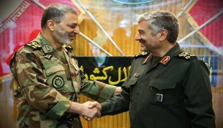 الأمين العام للجيش الإيراني: الجيش وحرس الثورة سيواصلان تعاضدهما حتى اجتثاث الكيان الصهيوني