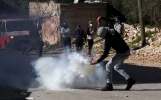 جمعه پرخروش جوانان فلسطینی در کرانه باختری به روایت تصاویر
 2