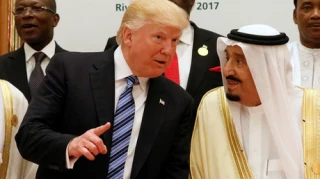 خطيب جمعة طهران: كان النظام الشاهنشاهي البائد أسوأ من نظام آل سعود بكثير من حيث الحقارة والتخلف والذلة والصغار امام أميركا والكيان الصهيوني