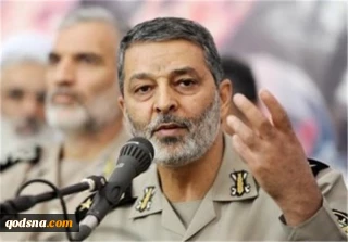 القائد العام للجيش: الحضور الجماهيري الحاشد في مسيرات ذكري إنتصار الثورة يرعب الأعداء
