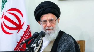 رهبر انقلاب در پیامی شهادت جمعی از پاسداران در حادثه تروریستی خاش را تسلیت گفتند؛

دستگاههای مسئول بر این جنایت تمرکز و موضوع را با جدیت دنبال کنند